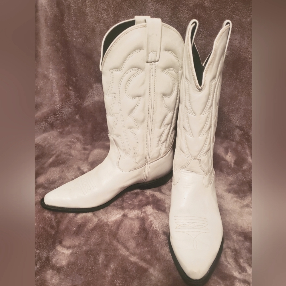 Vintage Vittori Ricci White Cowboy Boots